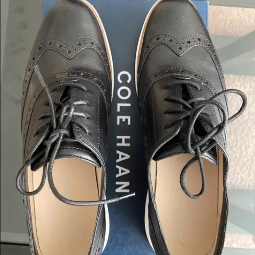 Cole Haan ØriginalGrand Wingtip Oxford (size 8.5)